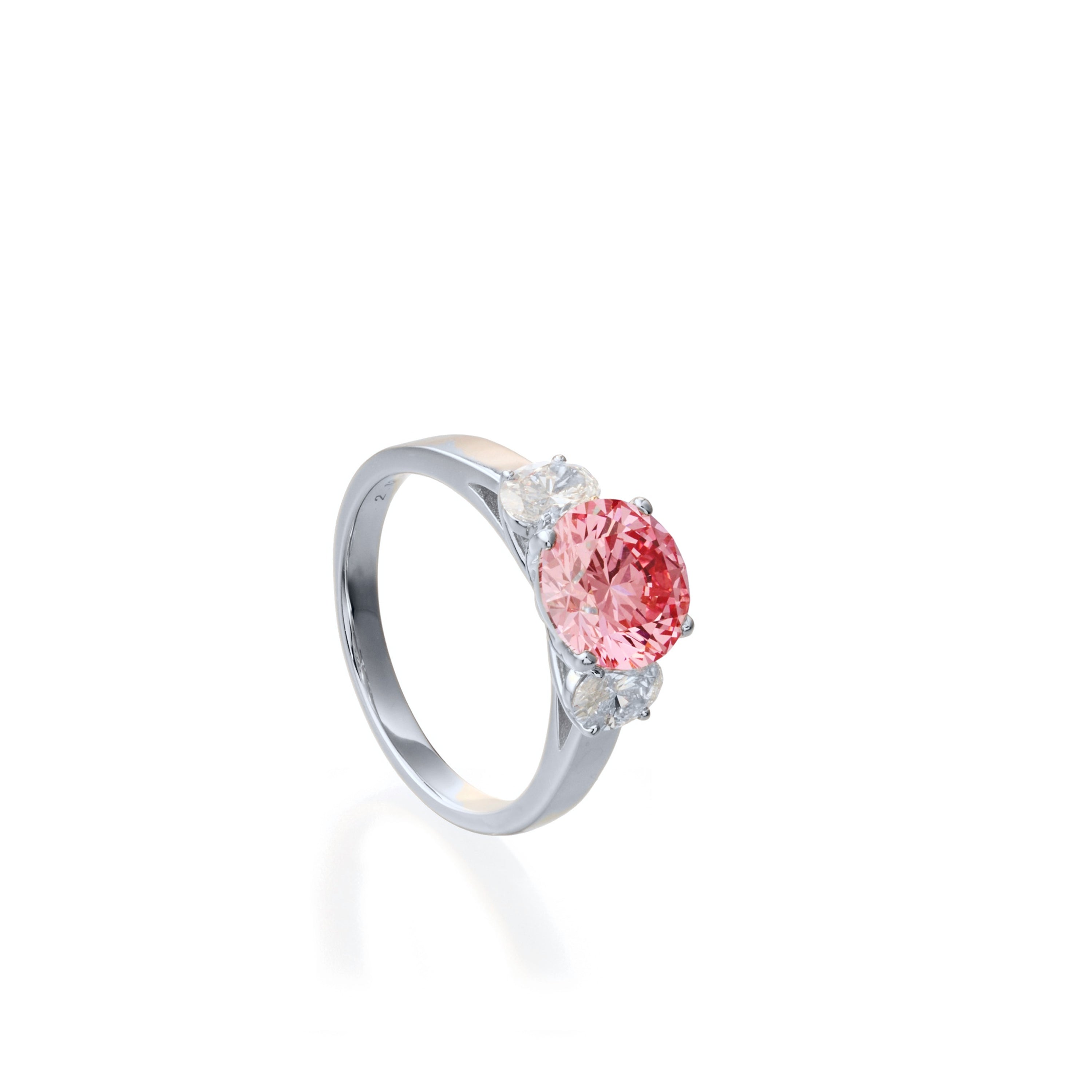 2 ct fancy vivid pink round brilliant lab-grown diamond ring in platinum by FacetsN – 45 degree view