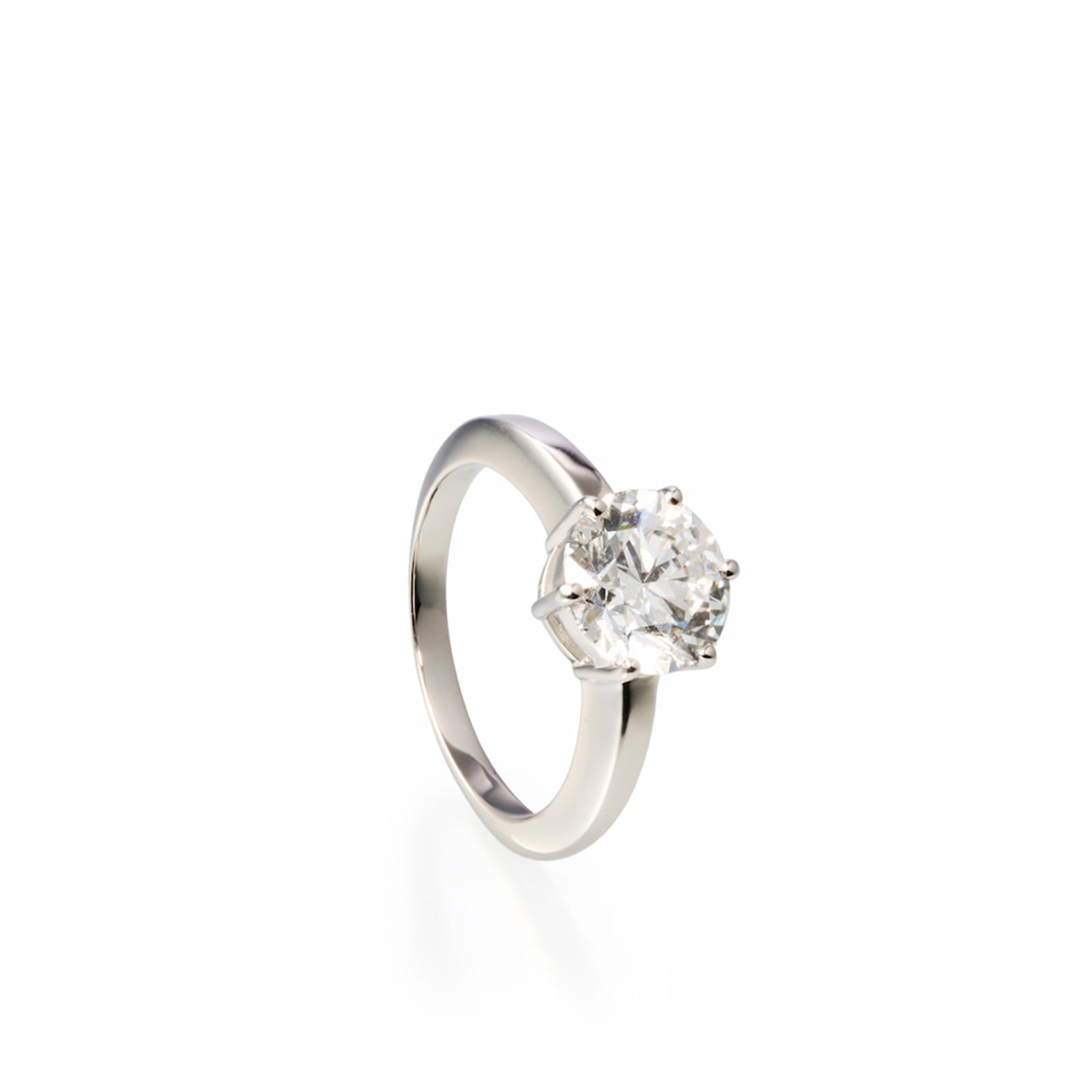2.51 ct round brilliant lab-grown diamond ring in platinum by FacetsN – 45 degree view